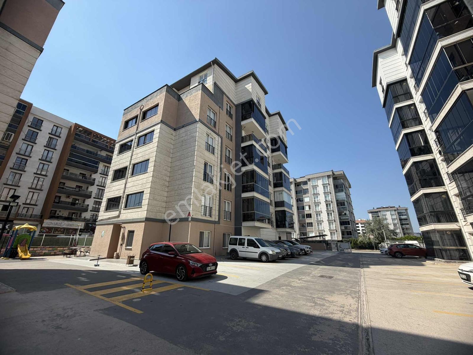 Millet Mah. Derya Cad. Yakın Site İçi Masrafsız 3+1 Satılık - Görsel 3