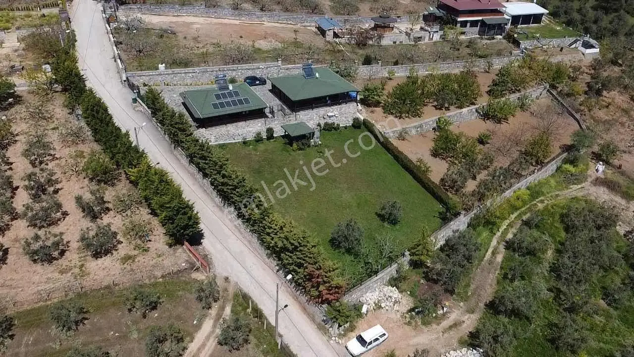 İçerisinde 2 Adet Villası Bulunan 3393 M2 Yapı Kayıt Belgeli - Görsel 4