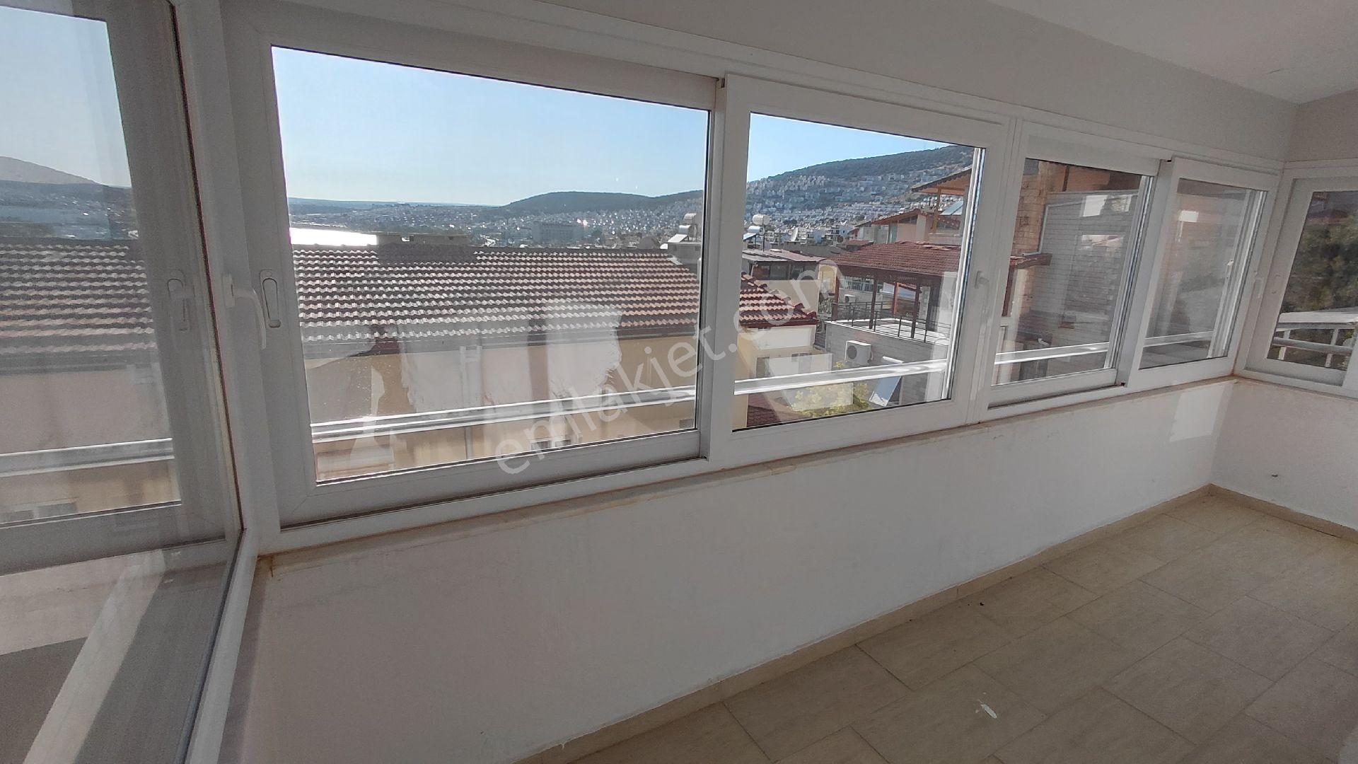Didim Akbük'te Denize Sıfır Site İçerisinde Eşyalı 3+1 Villa - Görsel 35