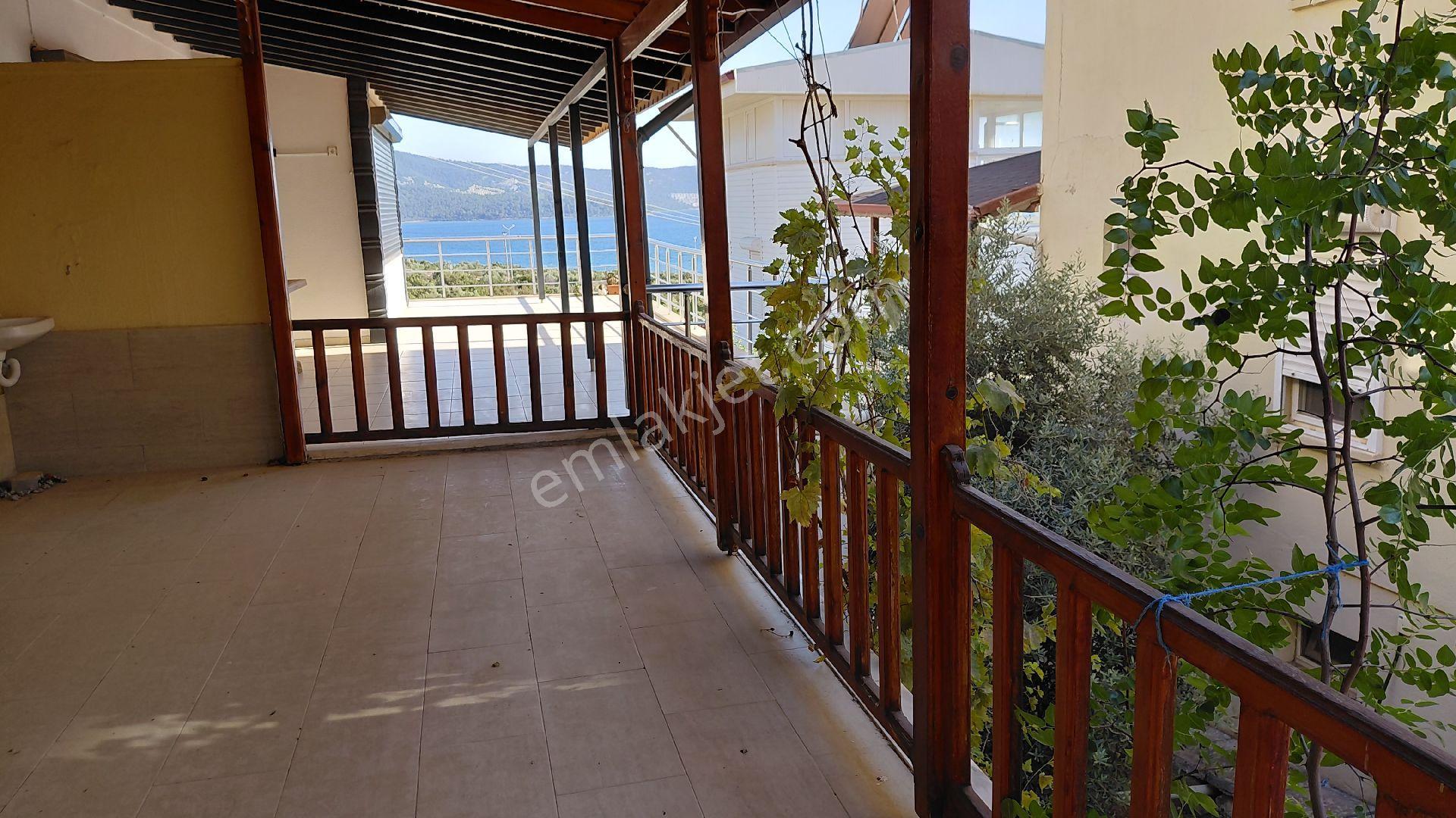 Didim Akbük'te Denize Sıfır Site İçerisinde Eşyalı 3+1 Villa - Görsel 7