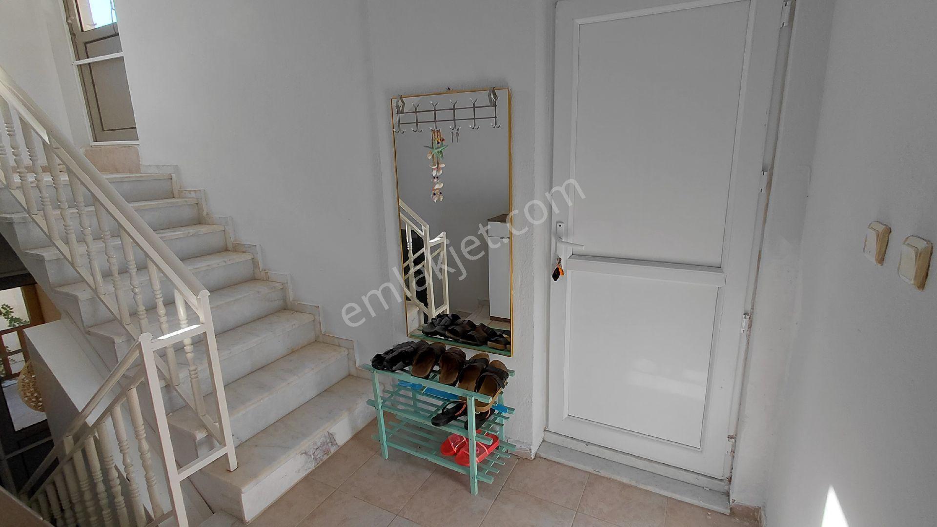 Didim Akbük'te Denize Sıfır Site İçerisinde Eşyalı 3+1 Villa - Görsel 9