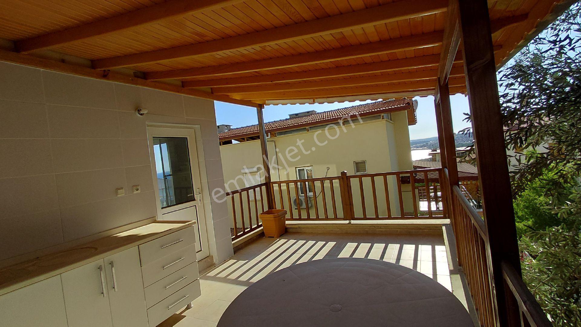 Didim Akbük'te Denize Sıfır Site İçerisinde Eşyalı 3+1 Villa - Görsel 23