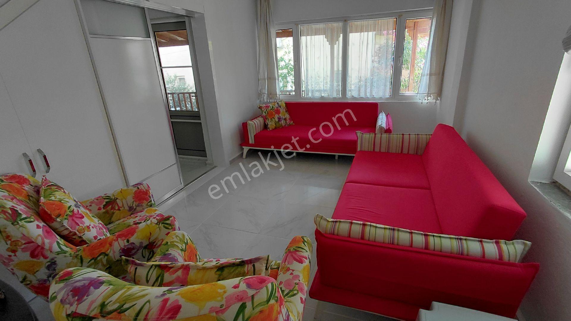 Didim Akbük'te Denize Sıfır Site İçerisinde Eşyalı 3+1 Villa - Görsel 17