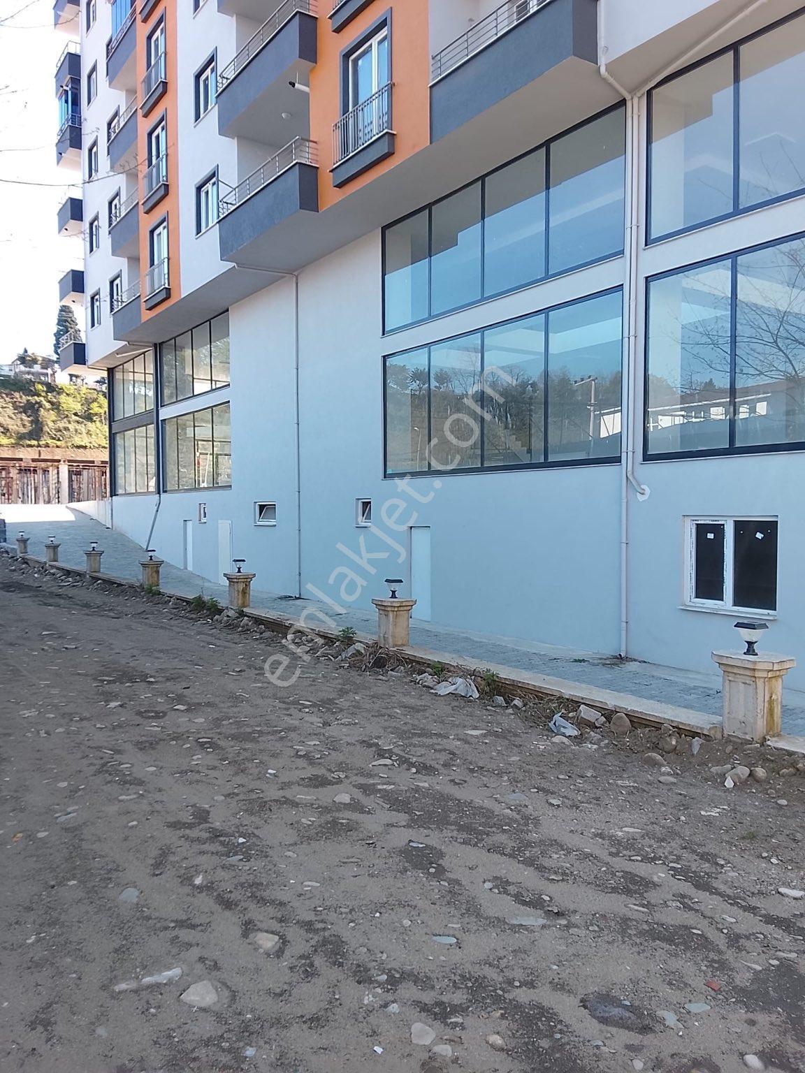 Yüksek Kira Getirili Cadde Üzeri Üç Katlı Dükkan - Görsel 28