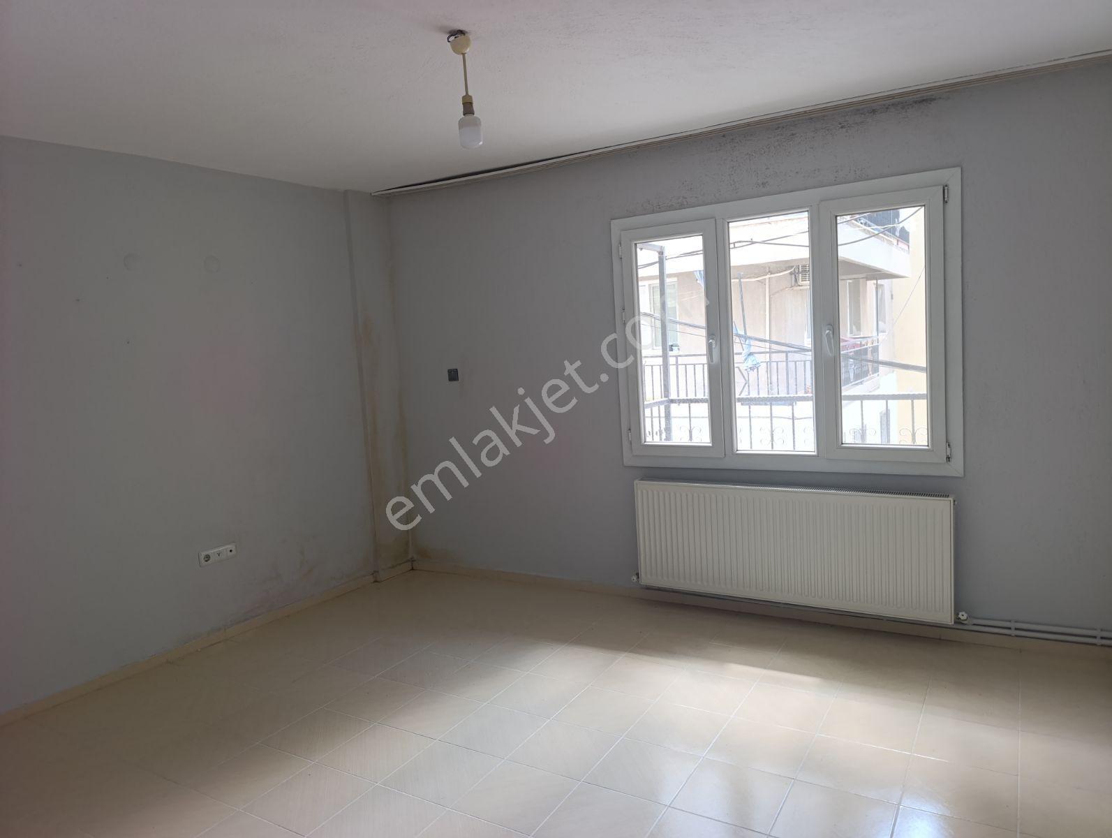 Bornova Mevlana Mahallesi'nde Kiralık 3+1 Doğal Gazlı Daire - Görsel 3