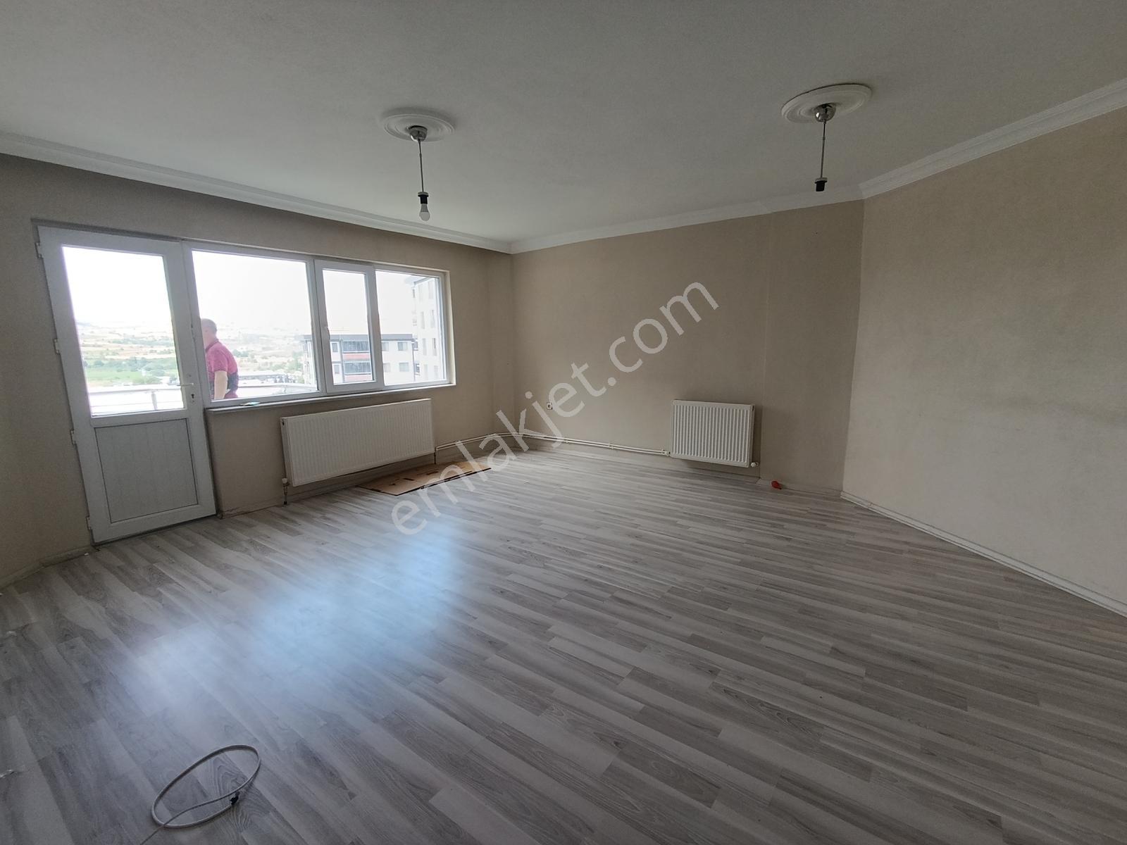 100.yılda Site İçersde 3+1 130m² Ebeveyn Banyolu Çift Balkonlu
