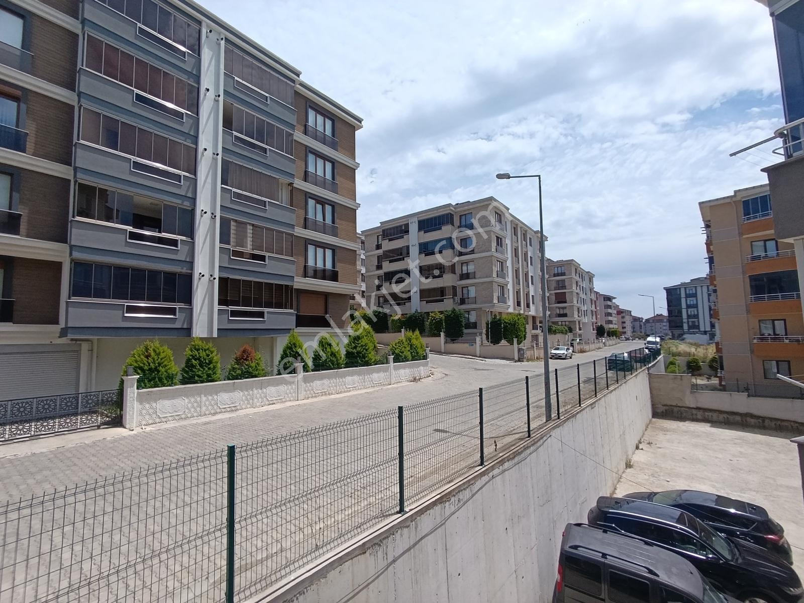 100.yılda Site İçersde 3+1 130m² Ebeveyn Banyolu Çift Balkonlu - Görsel 17