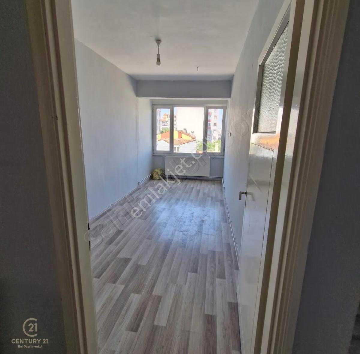 C21 Bal'dan Çarşıya Yakın Hacı İsmail Mah. 3+1 Ara Kat Kiralık - Görsel 9