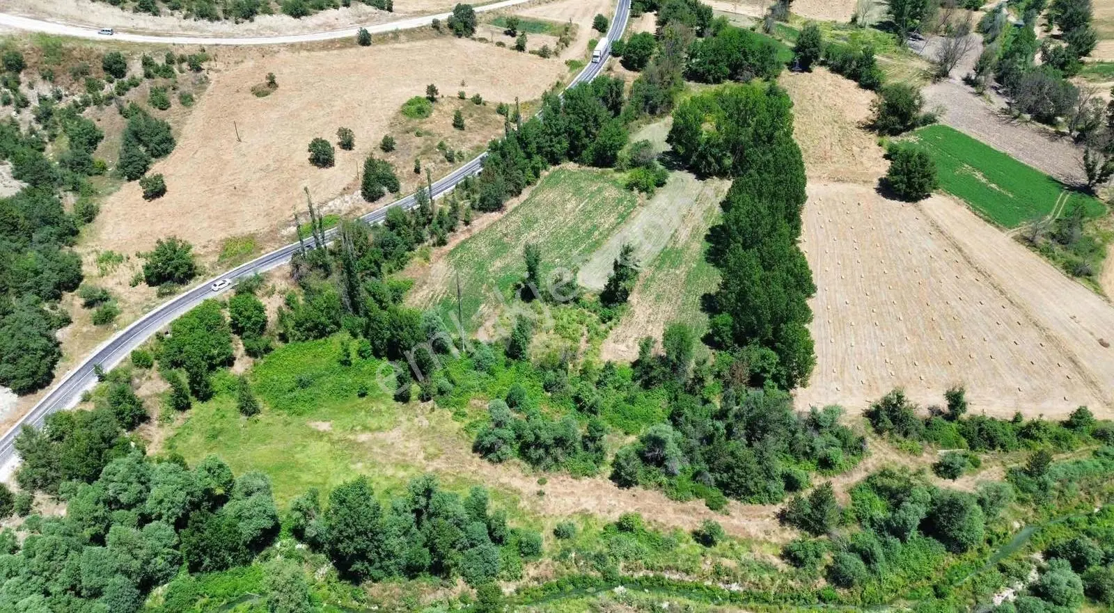 Göynük Karardıç Köyünde 753 M2 Satılık Arazi - Görsel 3