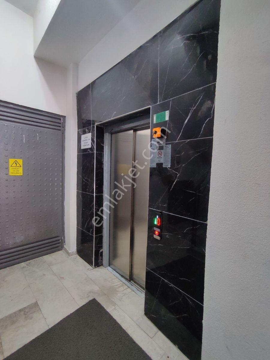Çarşı Merkezinde Arakat Kiralık 3+0 Daire / 130 M2 - Görsel 25