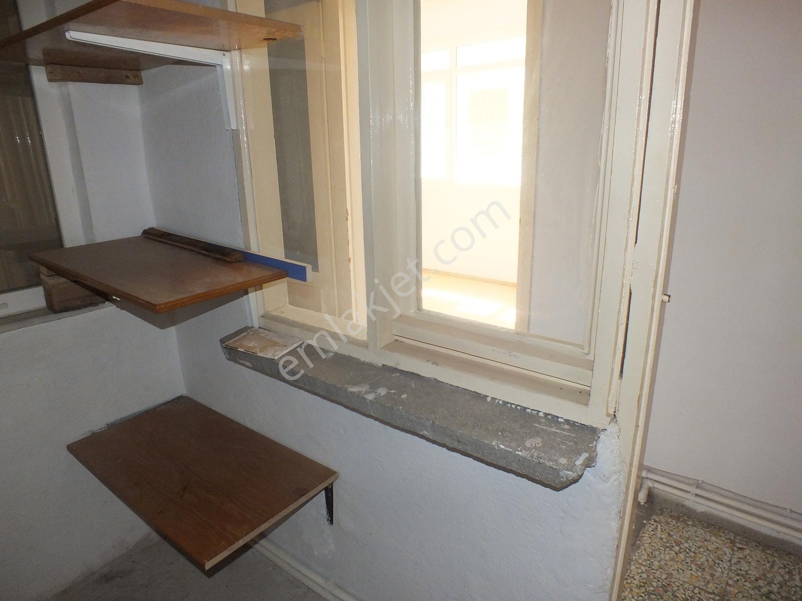 Karşıyaka Alaybeyde 2+1 Köşe Temiz Satılık Daire Mkd Emlak - Görsel 31