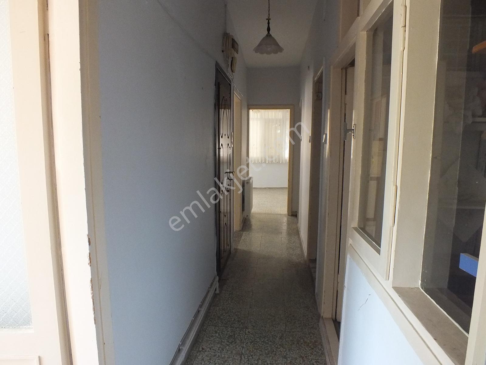 Karşıyaka Alaybeyde 2+1 Köşe Temiz Satılık Daire Mkd Emlak - Görsel 28