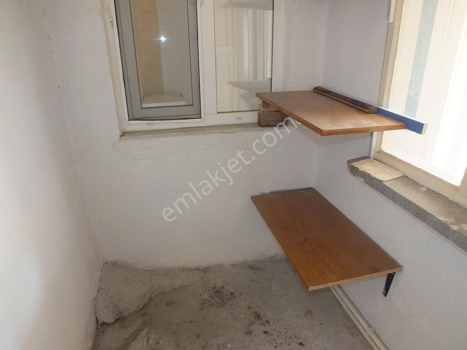 Karşıyaka Alaybeyde 2+1 Köşe Temiz Satılık Daire Mkd Emlak - Görsel 21