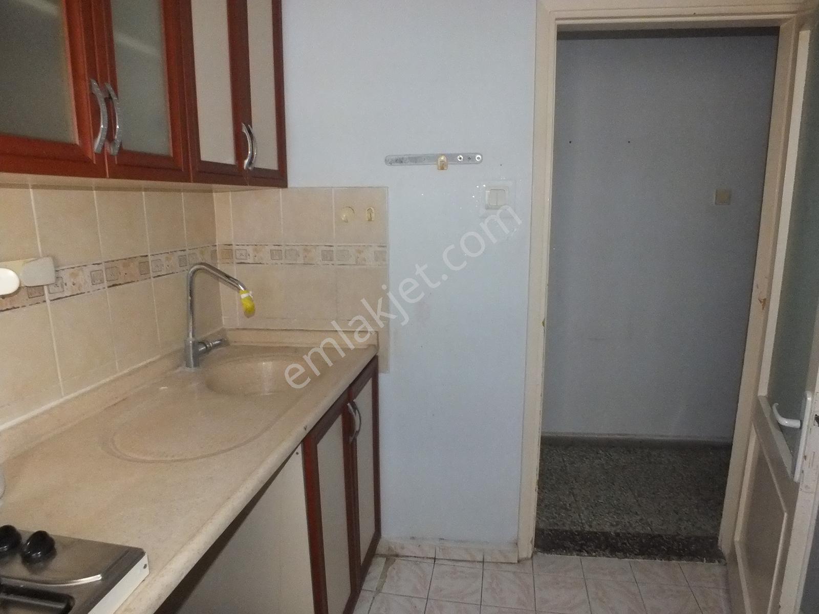Karşıyaka Alaybeyde 2+1 Köşe Temiz Satılık Daire Mkd Emlak - Görsel 26