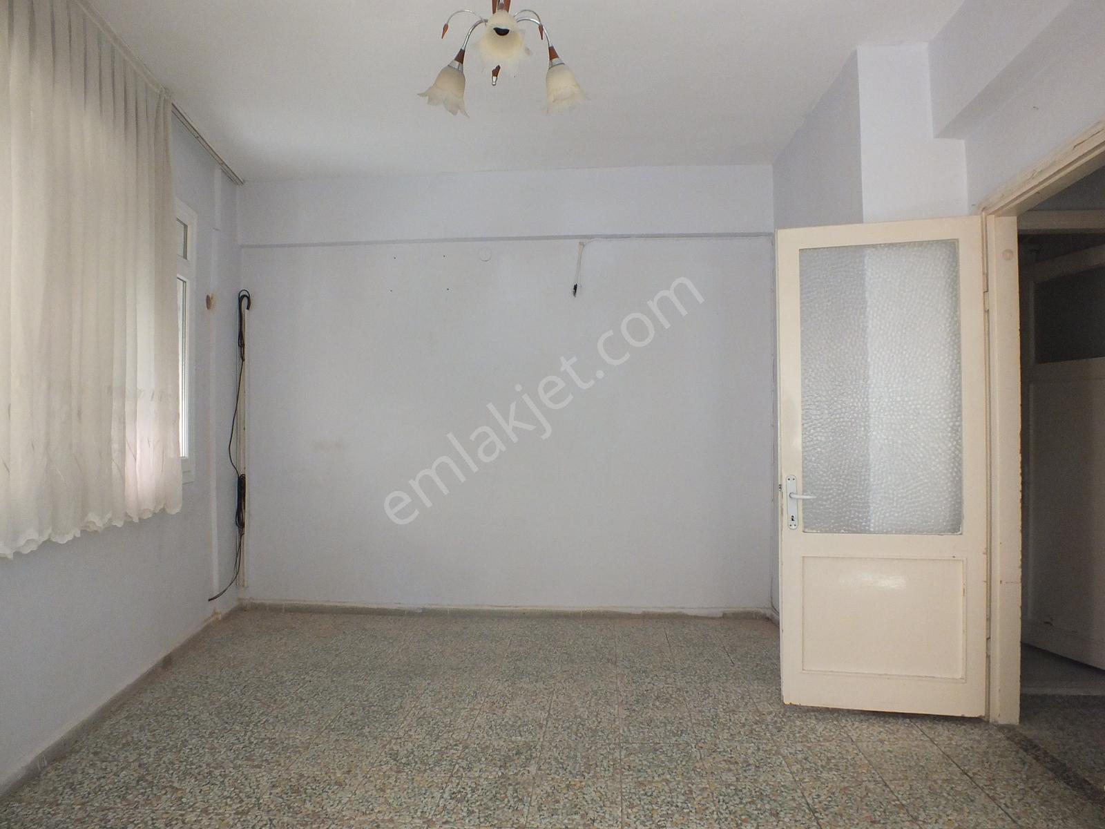Karşıyaka Alaybeyde 2+1 Köşe Temiz Satılık Daire Mkd Emlak - Görsel 29