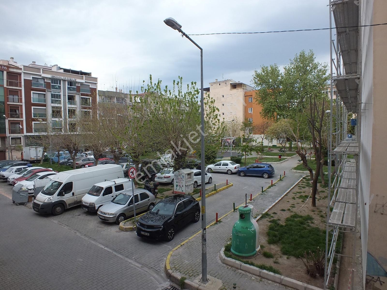 Karşıyaka Alaybeyde 2+1 Köşe Temiz Satılık Daire Mkd Emlak - Görsel 15