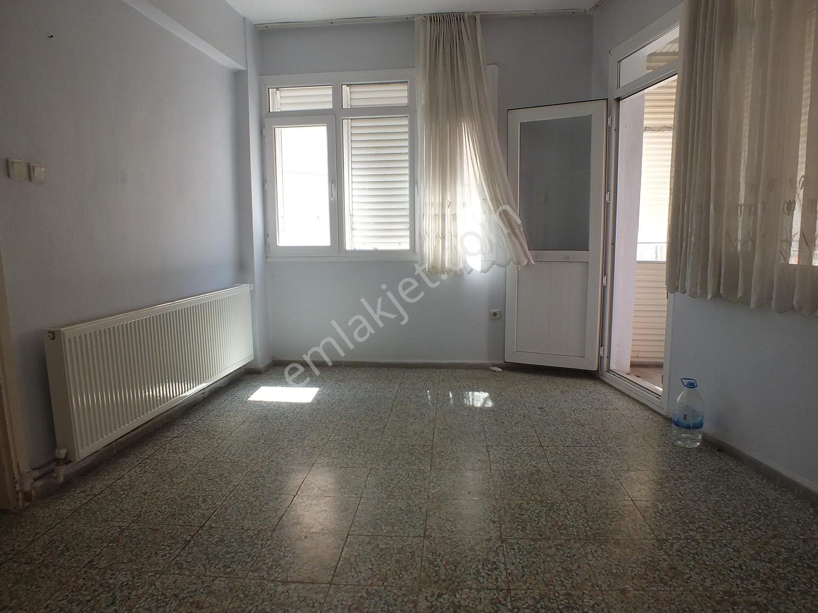 Karşıyaka Alaybeyde 2+1 Köşe Temiz Satılık Daire Mkd Emlak - Görsel 2