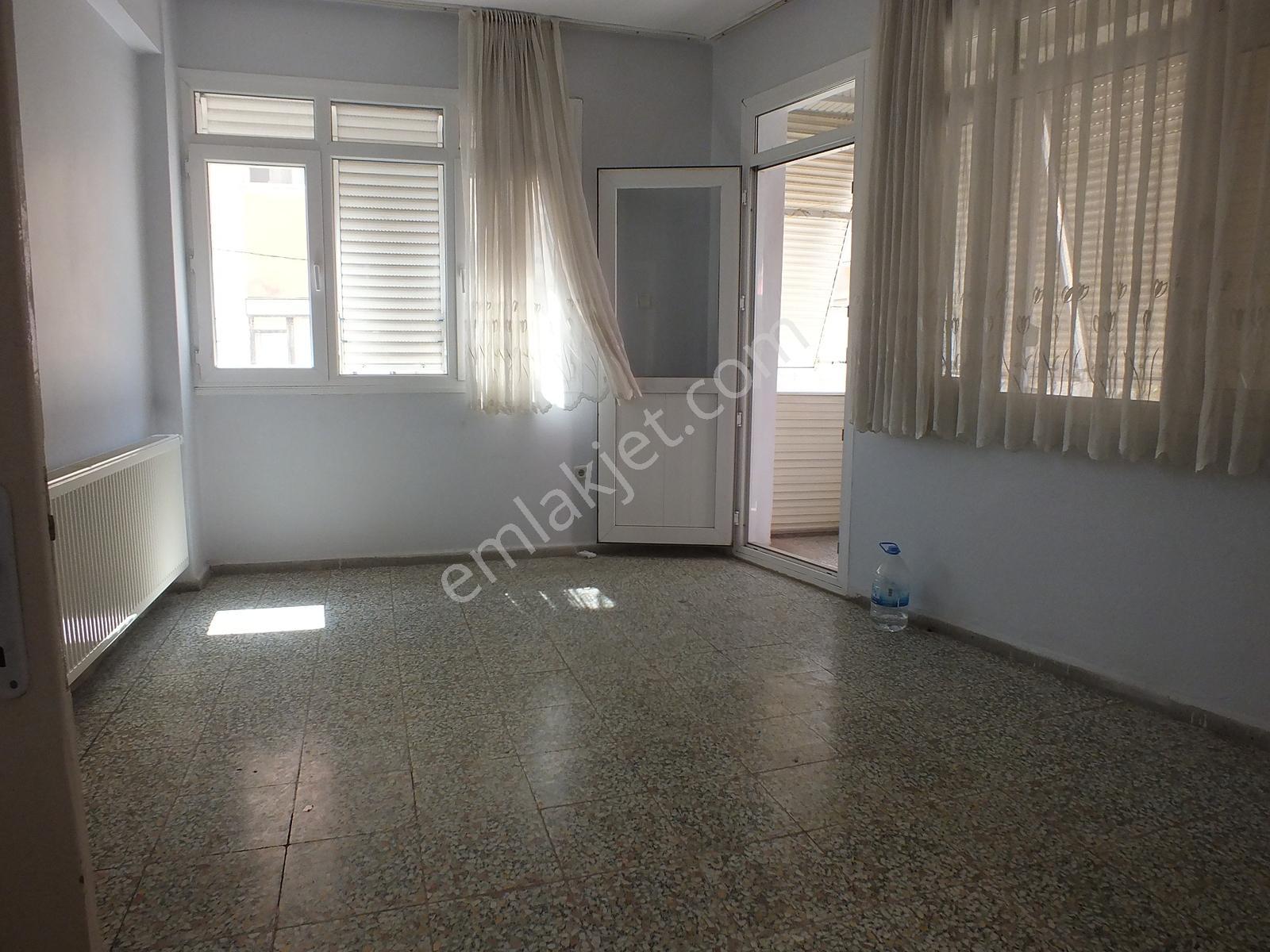 Karşıyaka Alaybeyde 2+1 Köşe Temiz Satılık Daire Mkd Emlak - Görsel 12