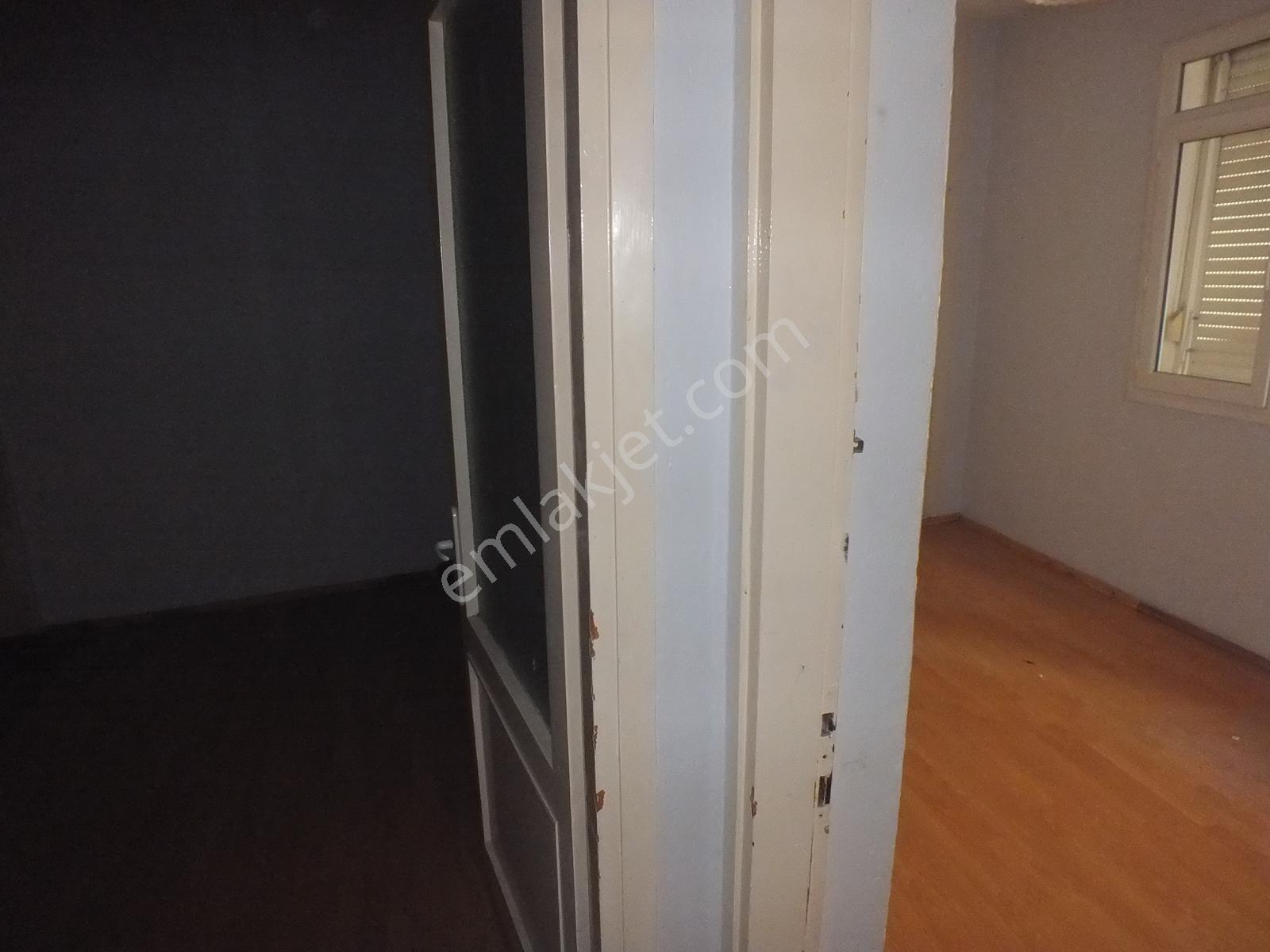 Karşıyaka Alaybeyde 2+1 Köşe Temiz Satılık Daire Mkd Emlak - Görsel 9