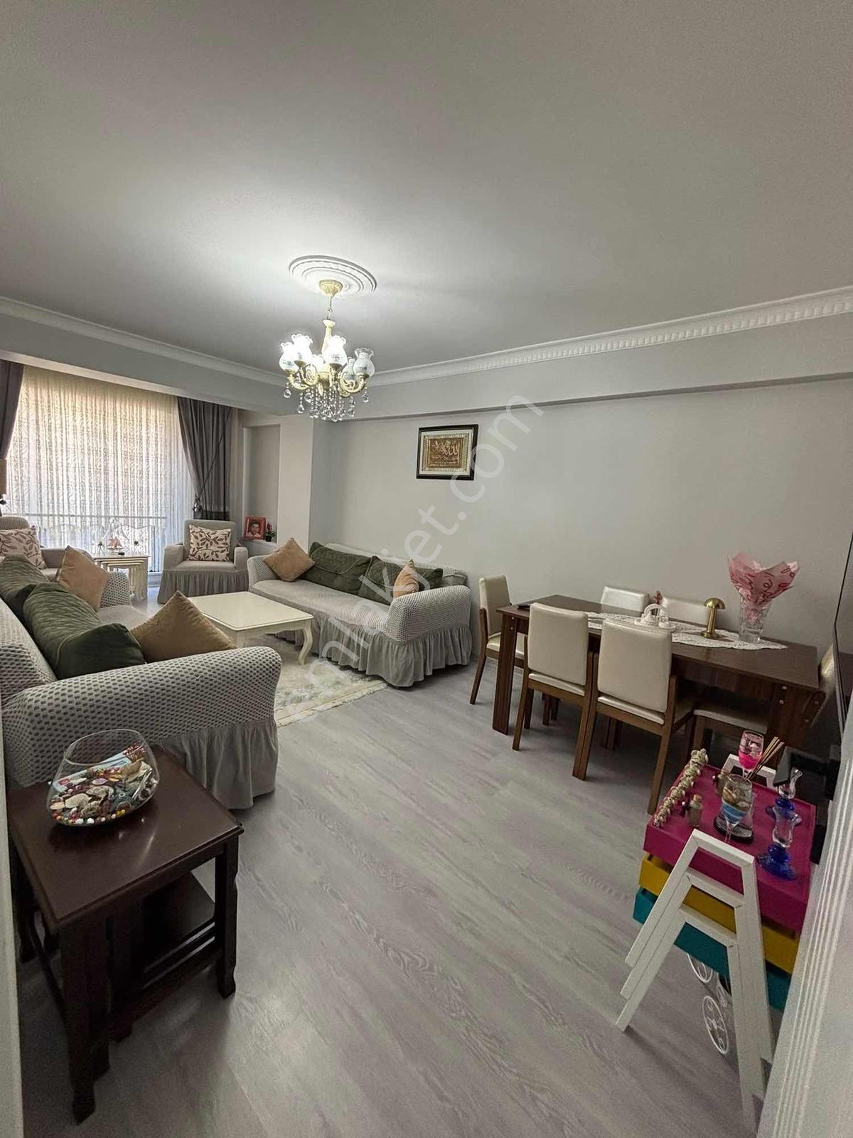 Yılın En Güzel Dairesi Osmanlı Caddesi Konumlu 2+1