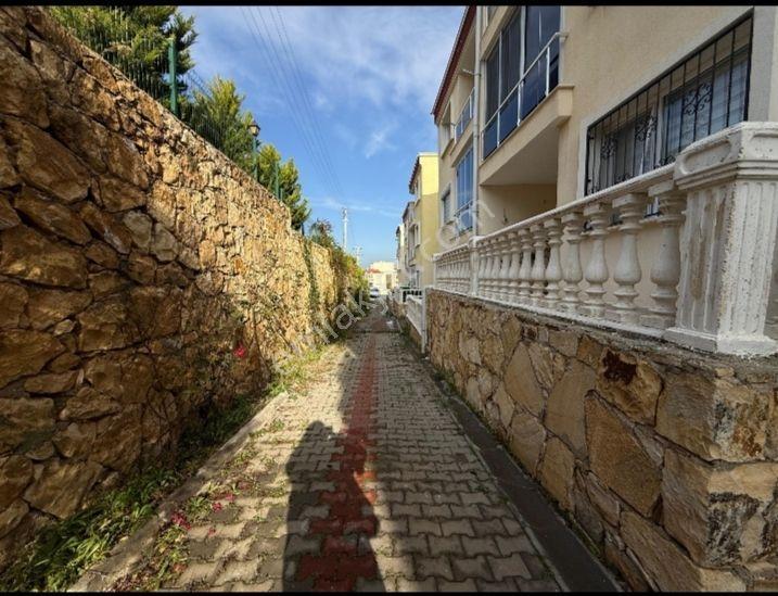 Yeni Foça'da Havuz Ve Doğa Manzaralı Geniş Bahçe Katı Daire - Görsel 6