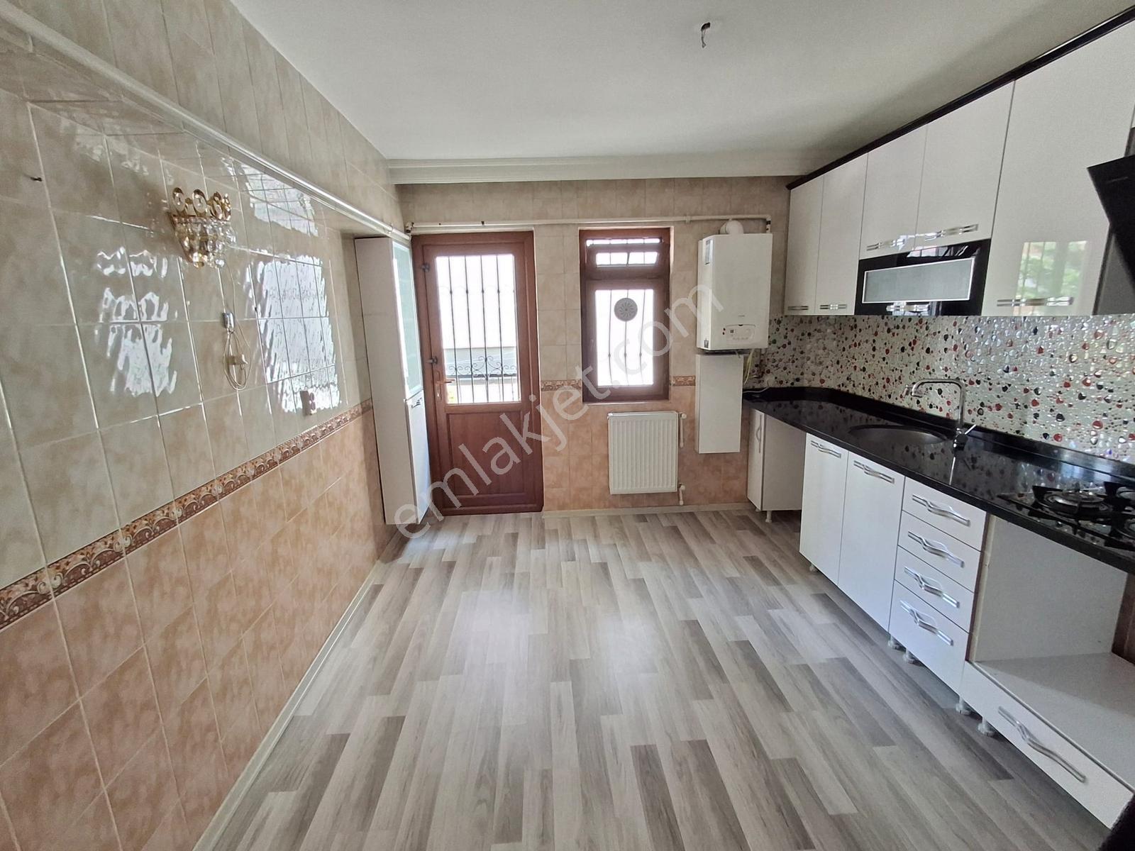 Esertepe'de Yapılı Temiz 3+1 Kiralık Daire - Görsel 23