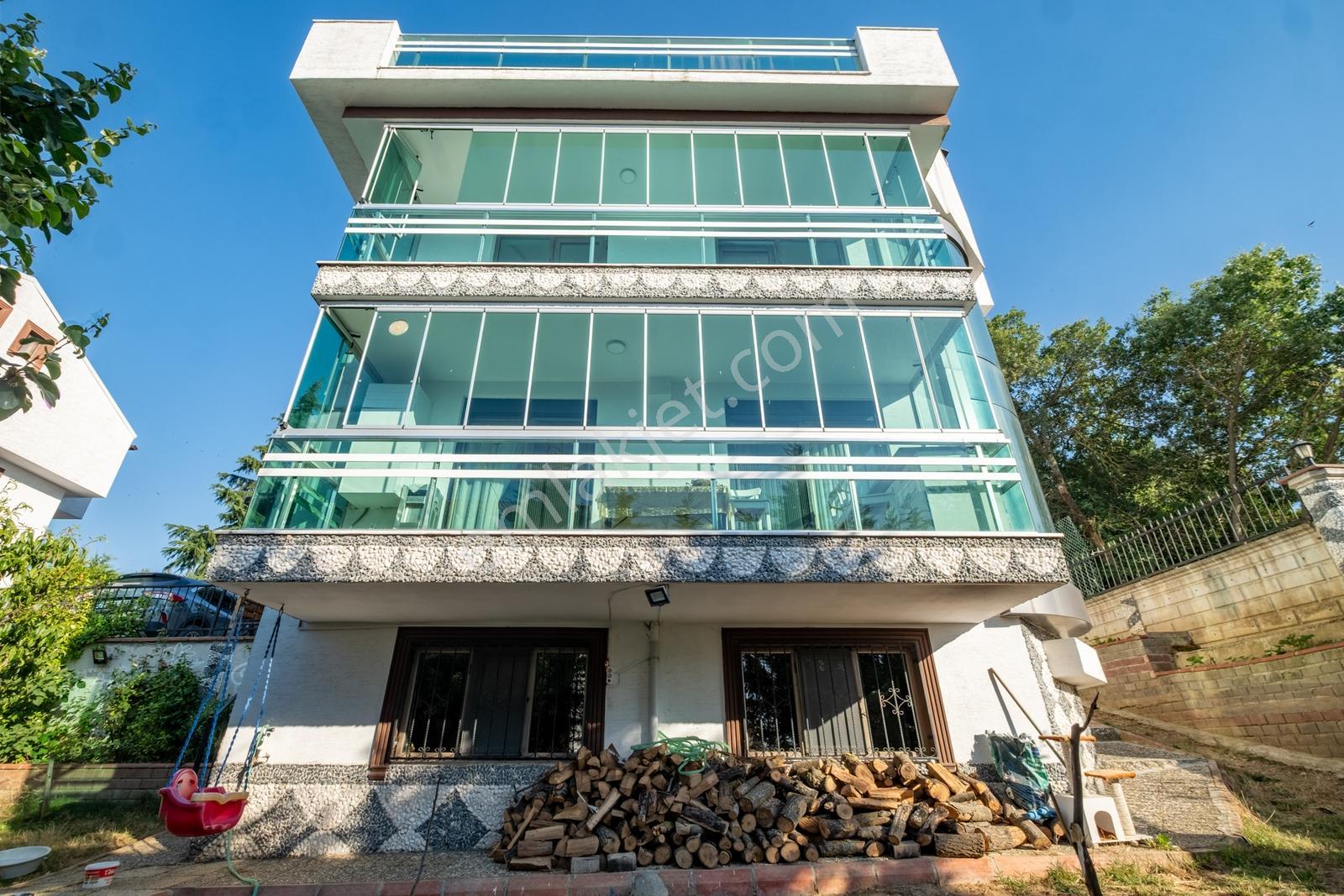 Remax Area Kayapa Da Satılık Manzaralı 6+1 Dört Katlı Villa