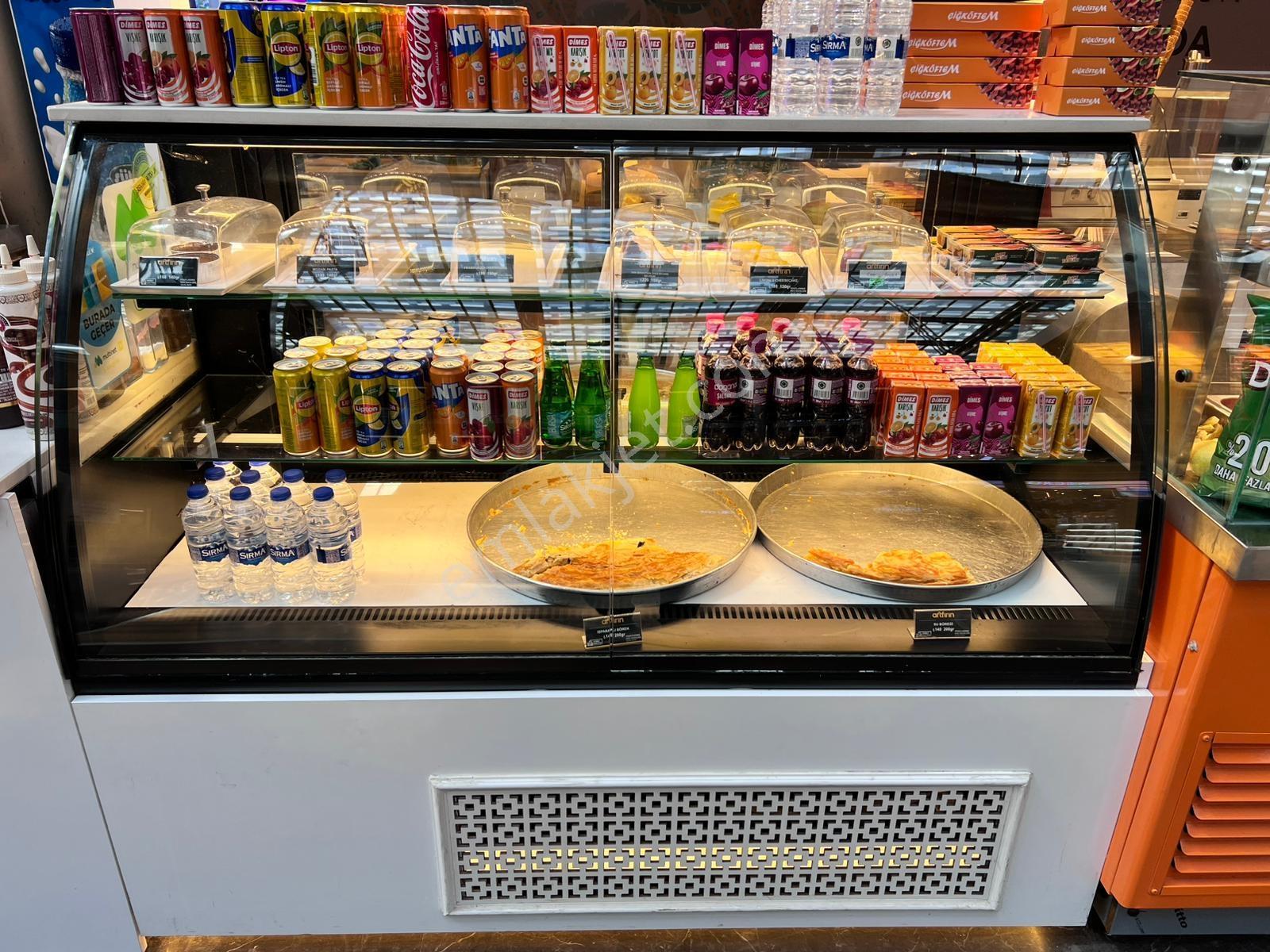 Pegaas'tan Avcılar Pelican Mall Avm İçinde Devren Çiğ Köfte Cafe - Görsel 19