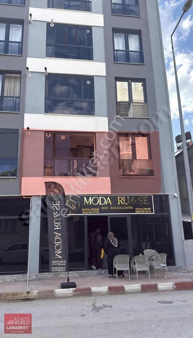 Tefenni'de 95m² Geniş,asansörlü, Kombili Sıfır