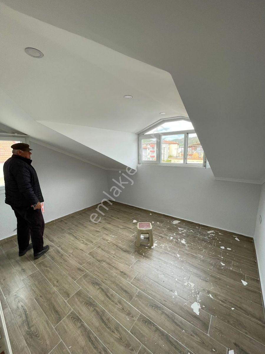 Seydikemer Menekşe Mahallesinde Geniş Ve Ferah 3+1 Kiralık - Görsel 6