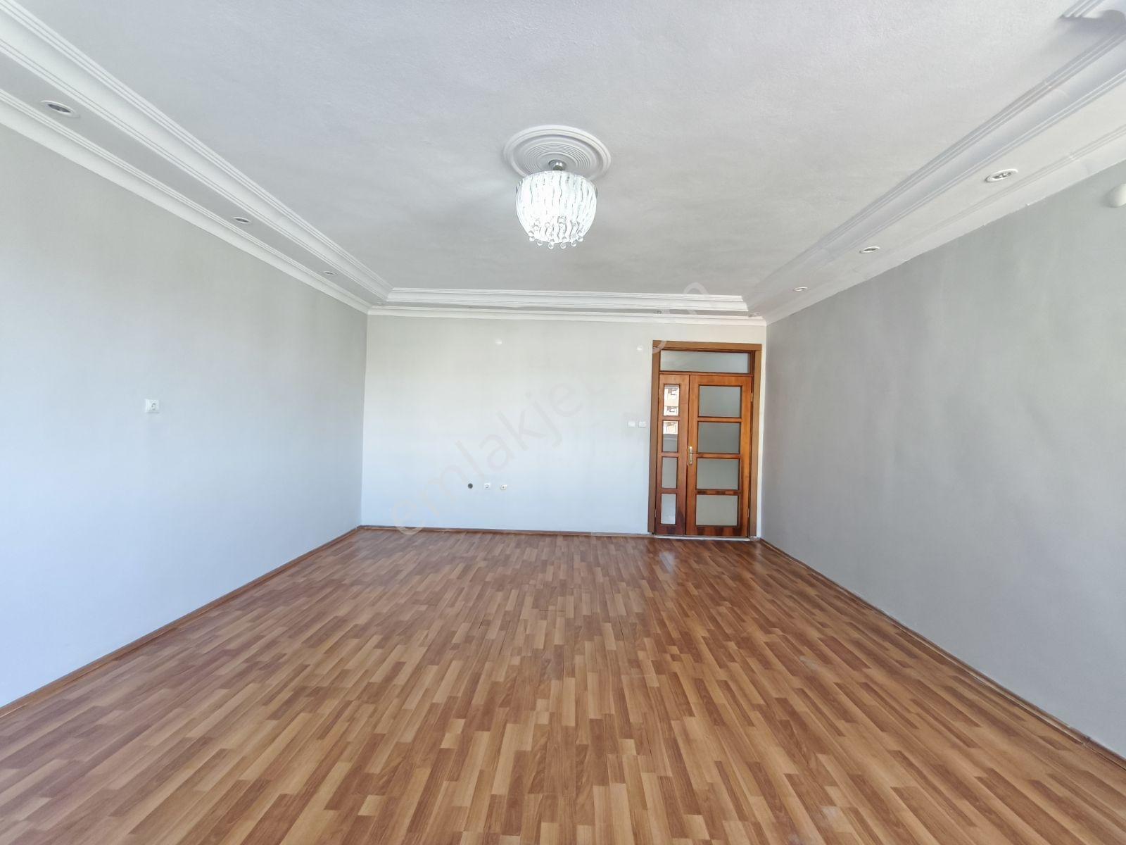 Yusuf Karadağlıdan Nikah Sarayı Civarı Kiralık 5+1 - Görsel 24