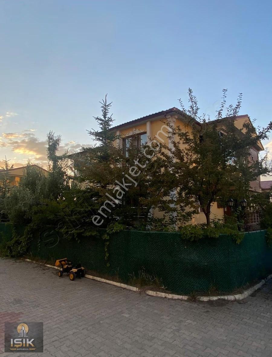 Işık Gayrimenkul'den Kayakyolun'da 7+1 Satılık Villa - Görsel 17