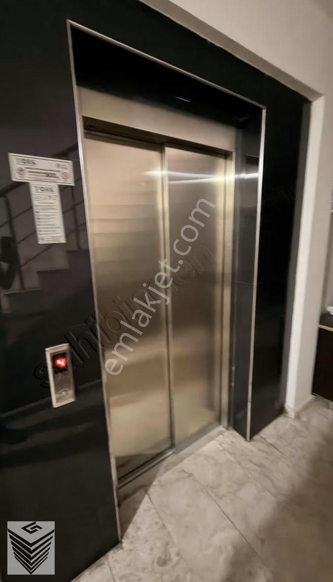 2+1 Arakat..asansörlü..kapalı Otoparklı..shell'in Üstü..e5 Yakın
