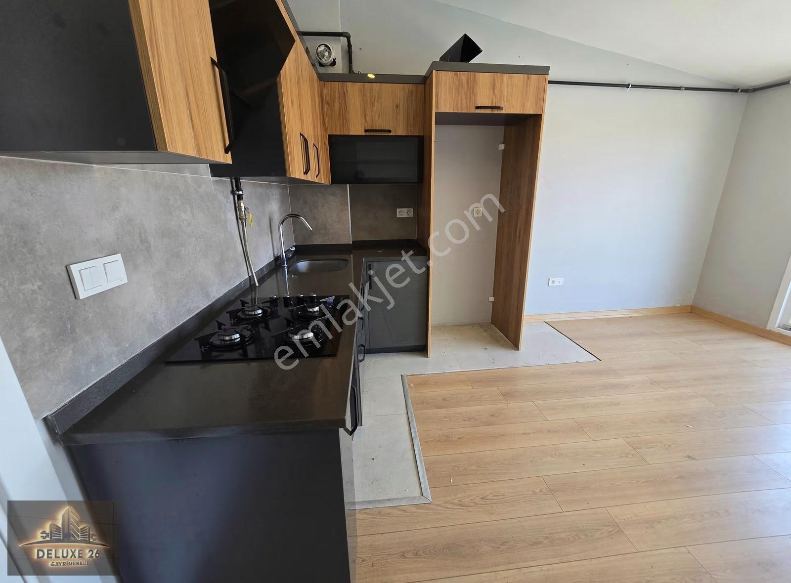 Deluxe 26 ' Dan Yeni Binada Asansörlü Teraslı 1+1 65 M2 Fırsatt - Görsel 12