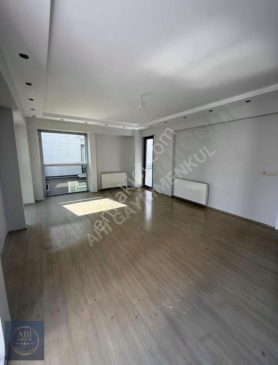 Ahi Gayrimenkul'den Gazi İlköğretim Yanı Kiralık 3+1 Geniş Daire - Görsel 26
