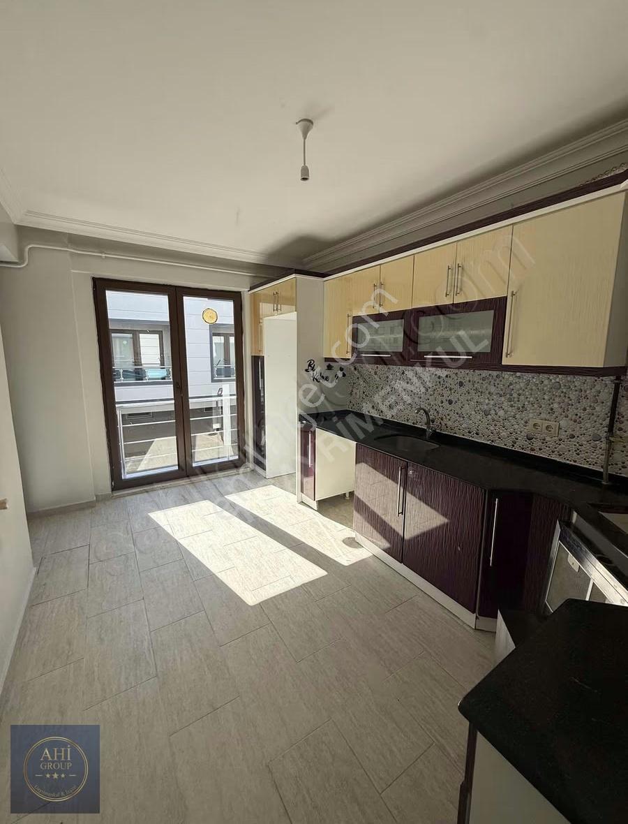 Ahi Gayrimenkul'den Gazi İlköğretim Yanı Kiralık 3+1 Geniş Daire - Görsel 32