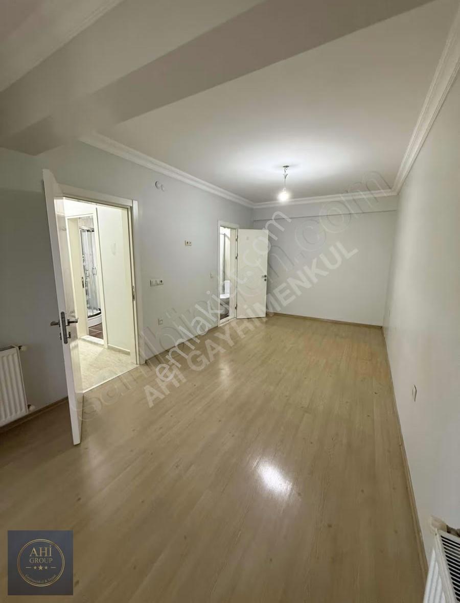 Ahi Gayrimenkul'den Gazi İlköğretim Yanı Kiralık 3+1 Geniş Daire - Görsel 22