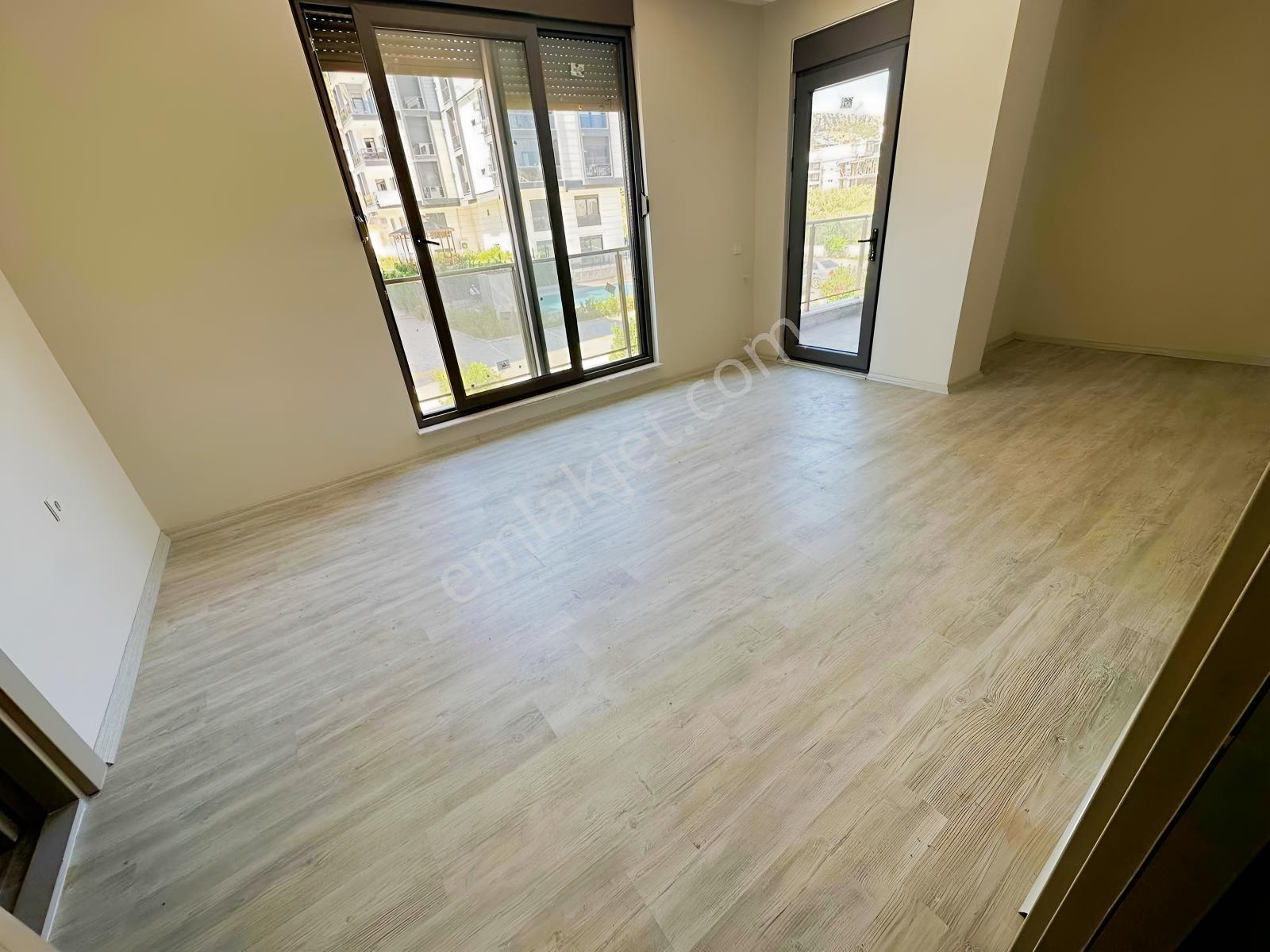 Göçerler Havuzlu Site Katta Kiralık Sıfır 3+1 Ebeveyn Banyo - Görsel 17