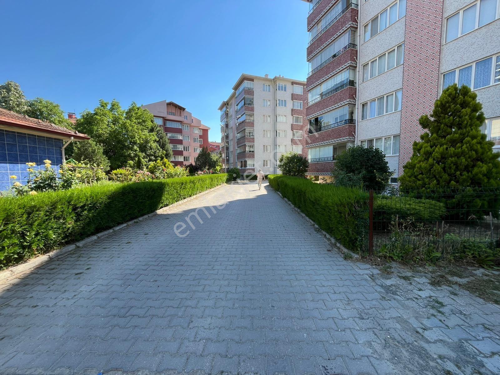 Olukbaşında 200m2 4+1 Kiralık Ara Kat - Görsel 25