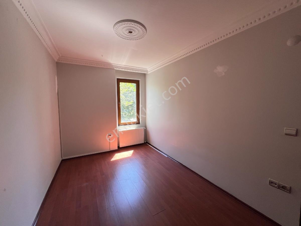 Küçükçekmece Halkalı İstasyon Mah. 4+1 Kiralık Tripleks Villa - Görsel 23