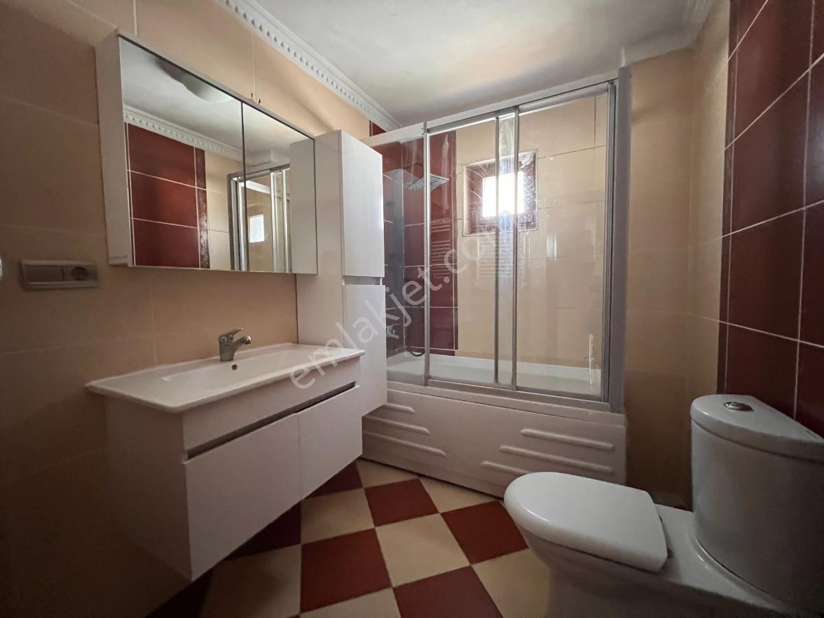 Küçükçekmece Halkalı İstasyon Mah. 4+1 Kiralık Tripleks Villa - Görsel 27
