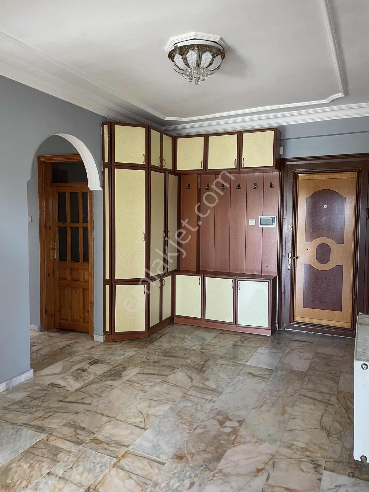Yenışehır Emnıyet Caddesinde Manzaralı 3+1 Kiralık Daire - Görsel 3