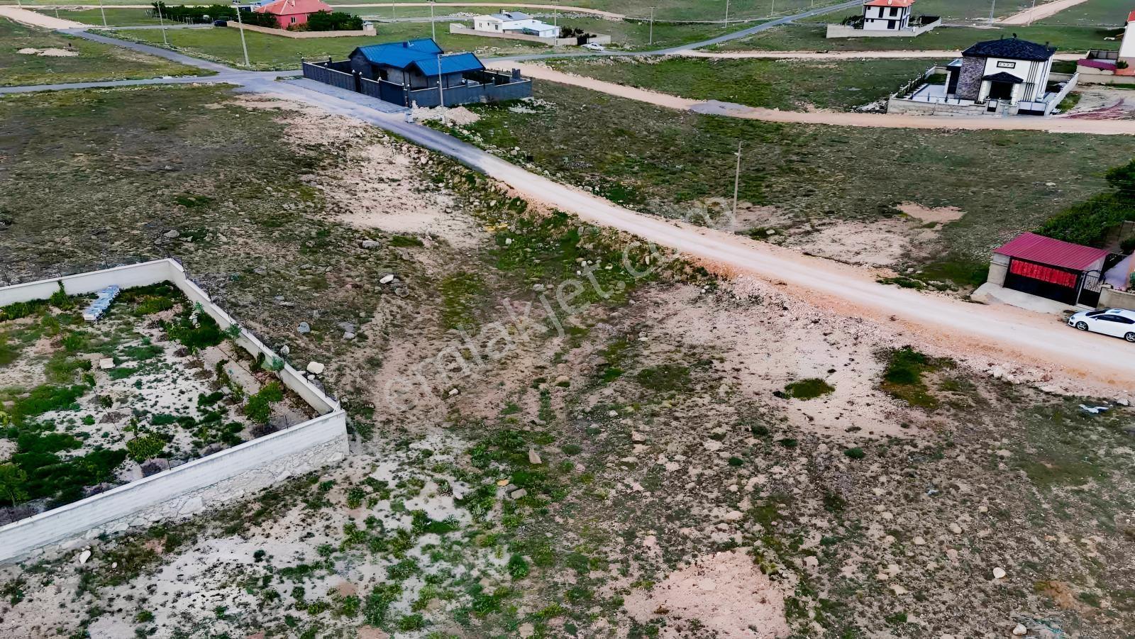 Emin Emlaktan Okçu'da 2 Kat İmarlı 703 M² Satılık Villa Arsası