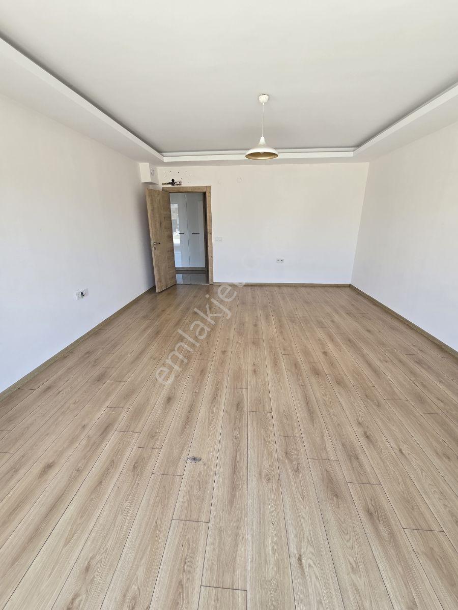 Panorama City'de Hastane Karşısı, Havuz Cepheli 2+1 Daire - Görsel 27