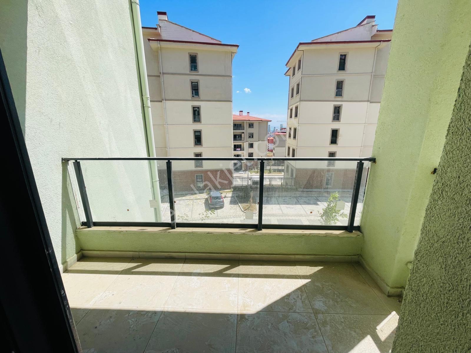 Re/max Selhattin'den Maltepe Toki Atış Okulunda 2+1 Arakat Daire - Görsel 17