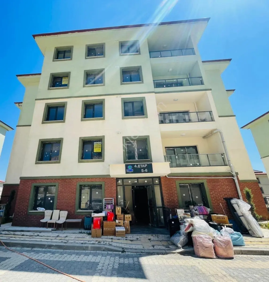 Re/max Selhattin'den Maltepe Toki Atış Okulunda 2+1 Arakat Daire - Görsel 3