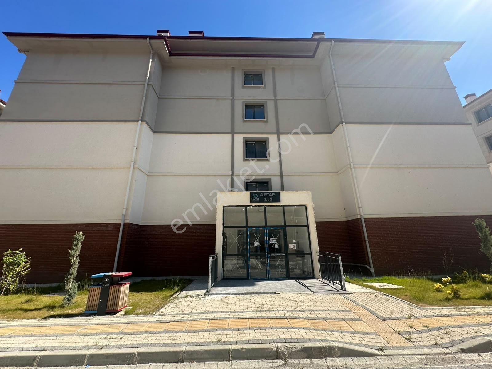 Re/max Selhattin'den Maltepe Toki Atış Okulunda 2+1 Arakat Daire - Görsel 10
