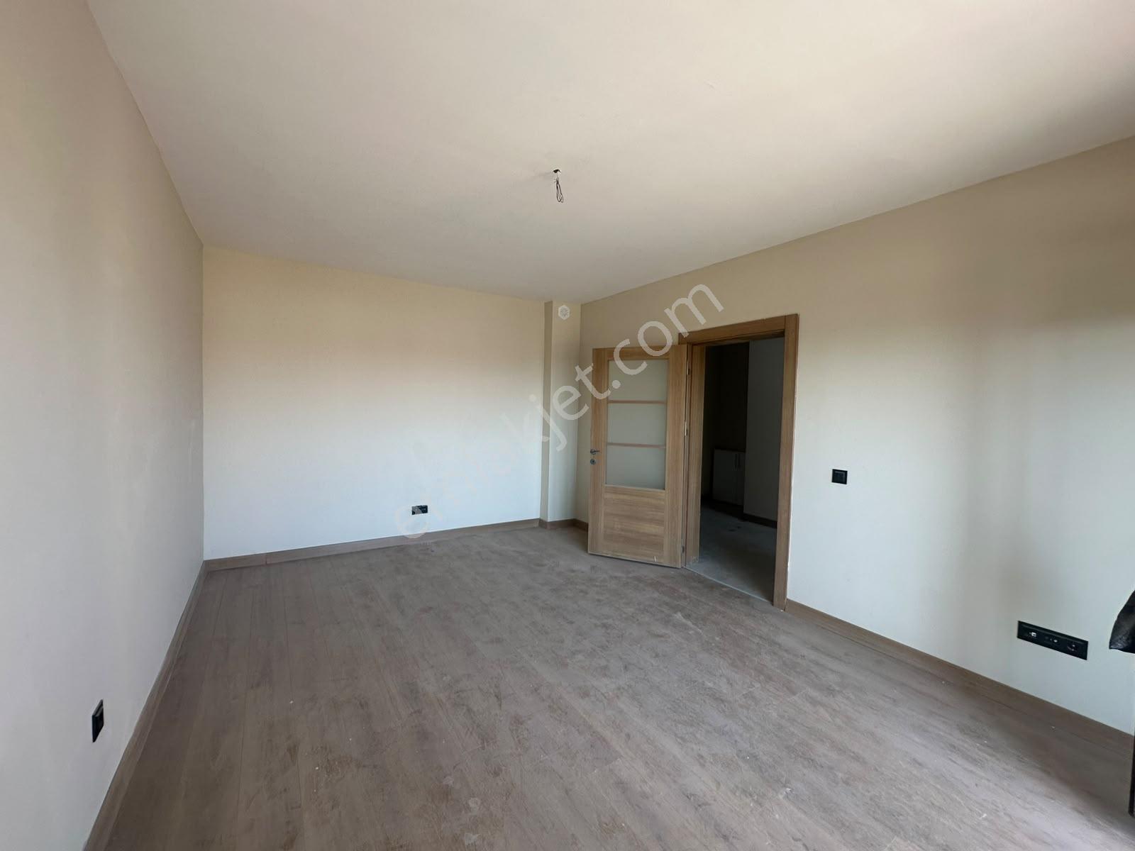 Re/max Selhattin'den Maltepe Toki Atış Okulunda 2+1 Arakat Daire - Görsel 11
