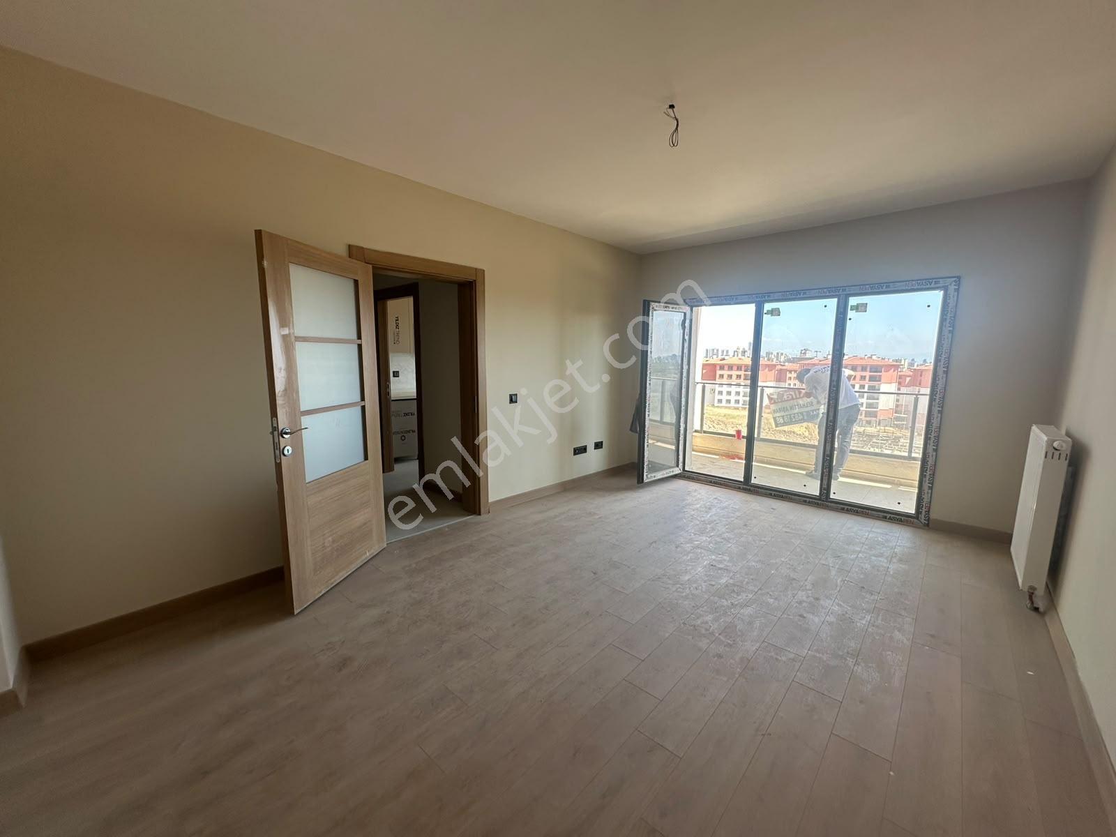 Re/max Selhattin'den Maltepe Toki Atış Okulunda 2+1 Arakat Daire - Görsel 12
