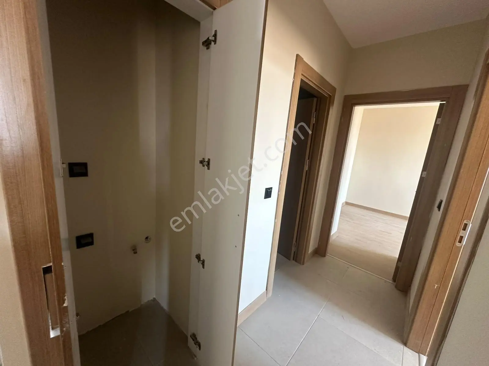 Re/max Selhattin'den Maltepe Toki Atış Okulunda 2+1 Arakat Daire - Görsel 3
